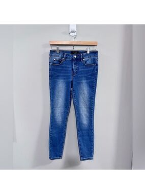 Tahari Women's Chloe Fit Solution Skinny Jeans. Size 4/27